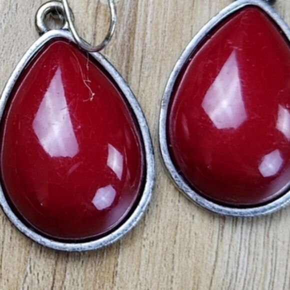 🩵Premier "Cayenne" Red Teardrop Dangling Earrings - Picture 6 of 6